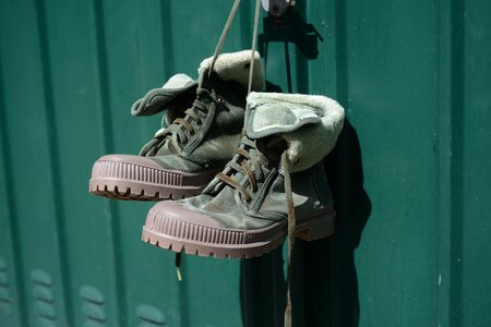Shoelace feet exceptional