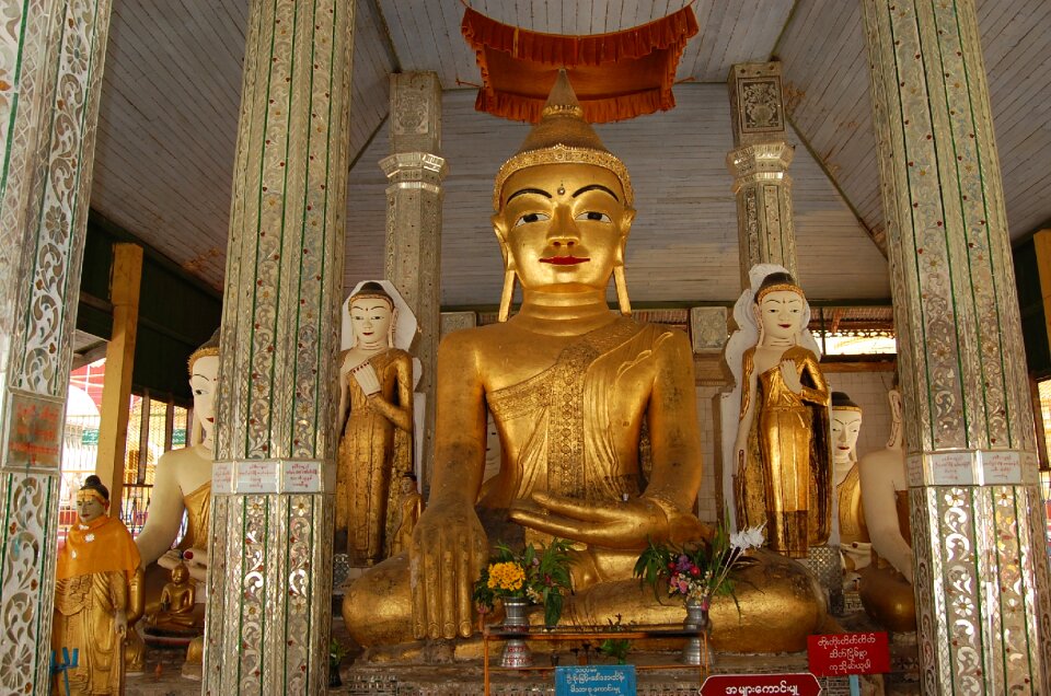 Buddha schwedaggon burma