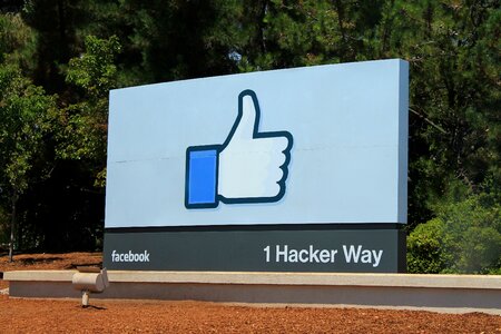 Logo 1 hacker way thumb