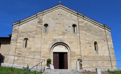 Romanesque style romanesque art architecture photo