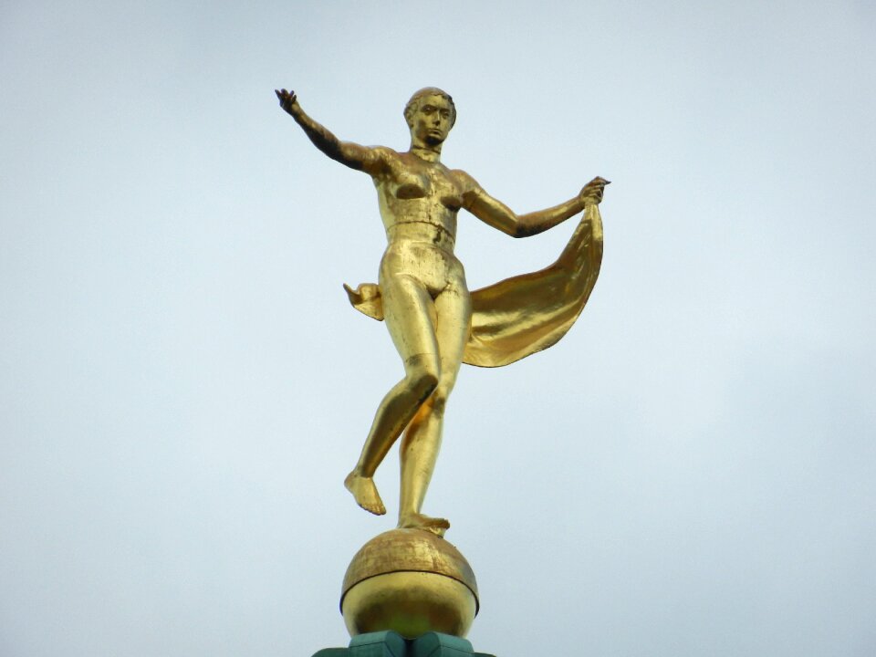 Monument figure angel