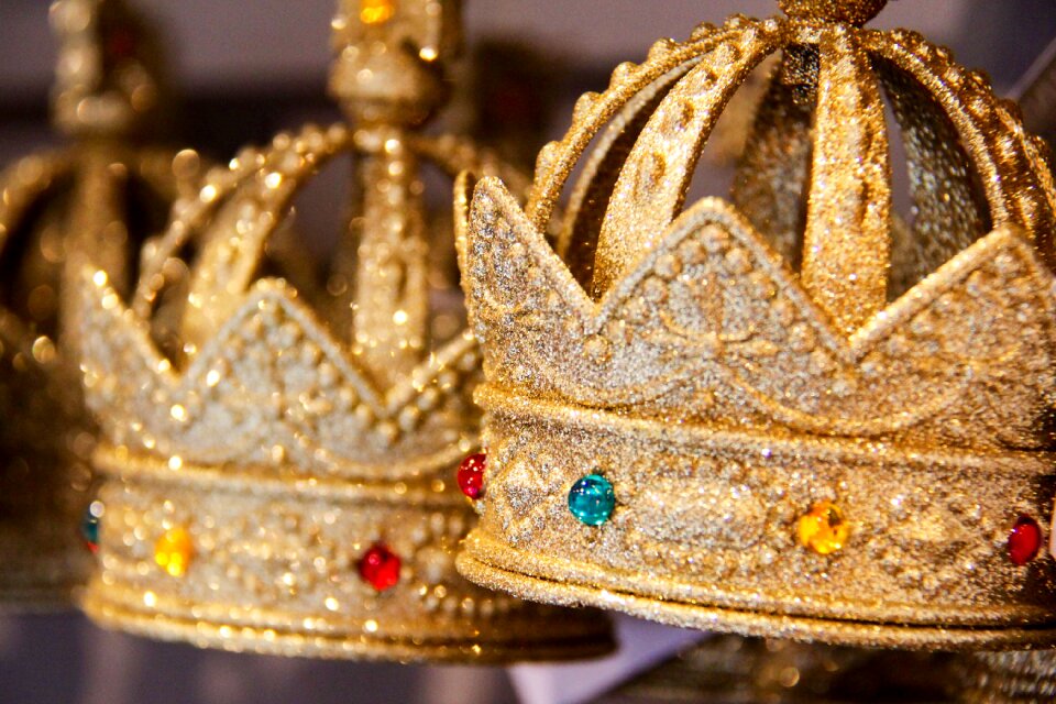 Crown sparkle golden