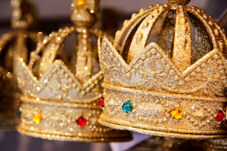 Crown sparkle golden