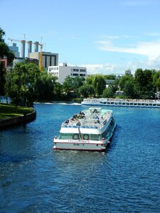 Cruise ship tourism sail boat didn't