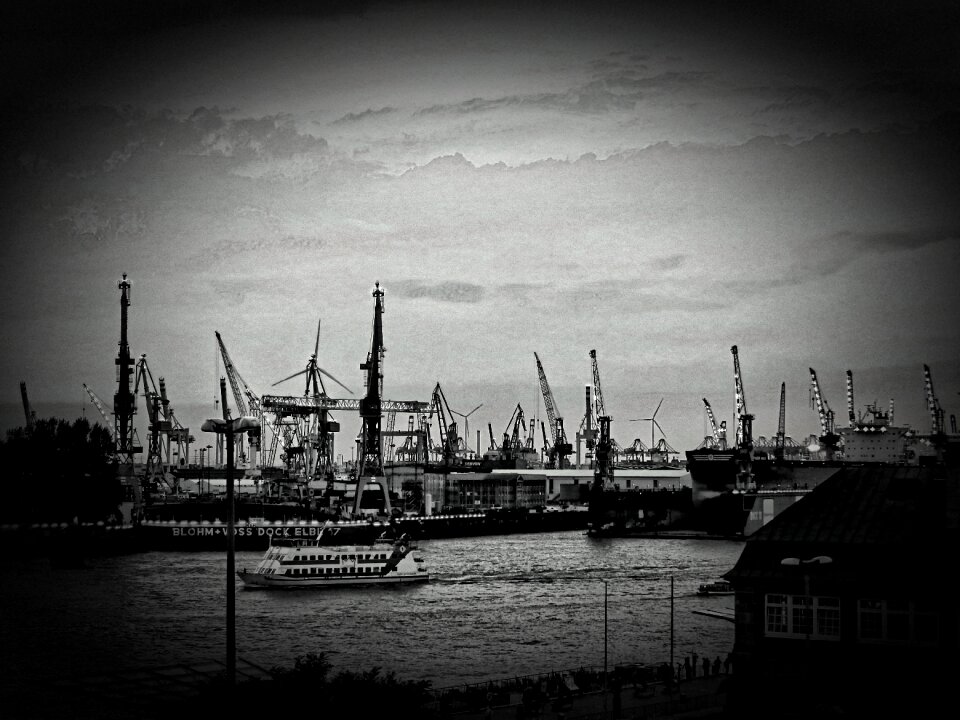Elbe hamburg port hamburg landungsbrücken