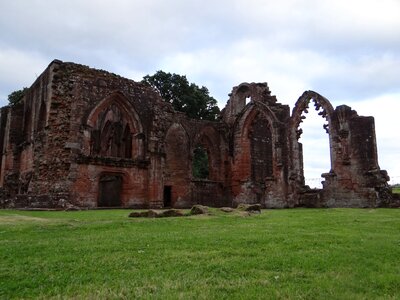 Building church ruins decay