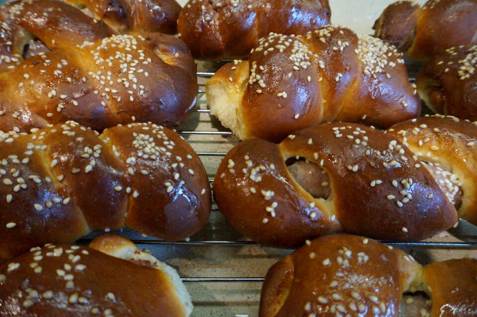 Baked bun chinese sausage rolls