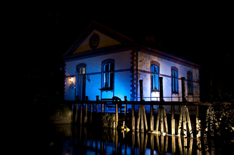 Night dust residence