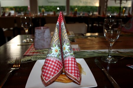 Oktoberfest napkin plate pretzel