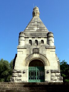Countryside markthof monument