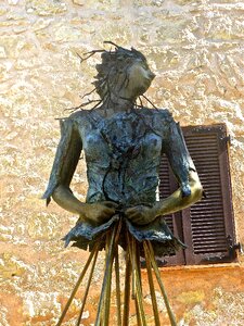 Bronze female symbol