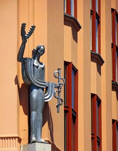 Building art deco architecture