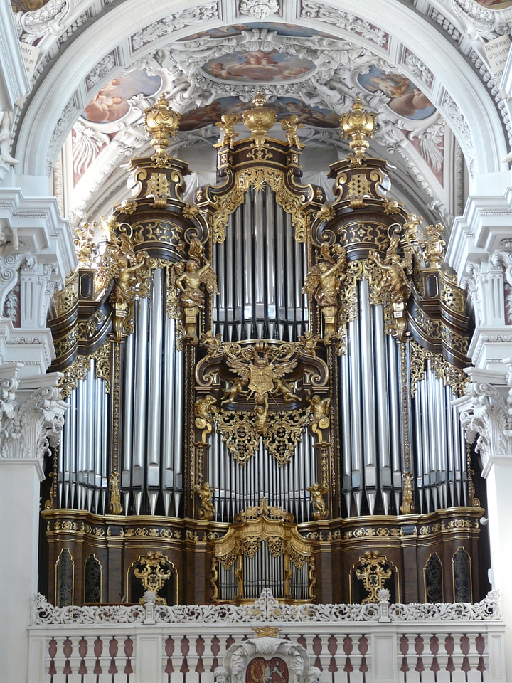 Whistle dom st stephan