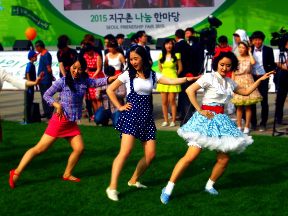 Dancing girls swing action