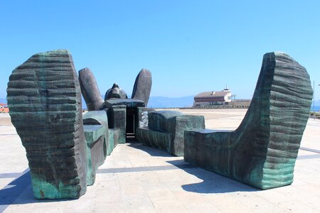 Statue port sculpture