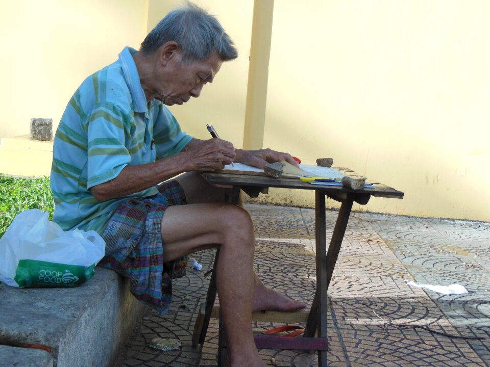 Work the translator of saigon ho-chi-minh-city