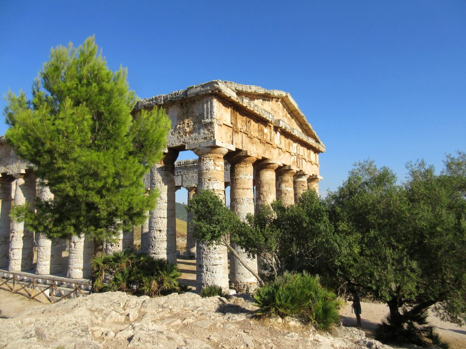 Monument tourists holiday