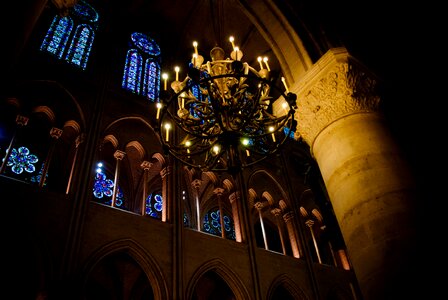 Interior chandelier column