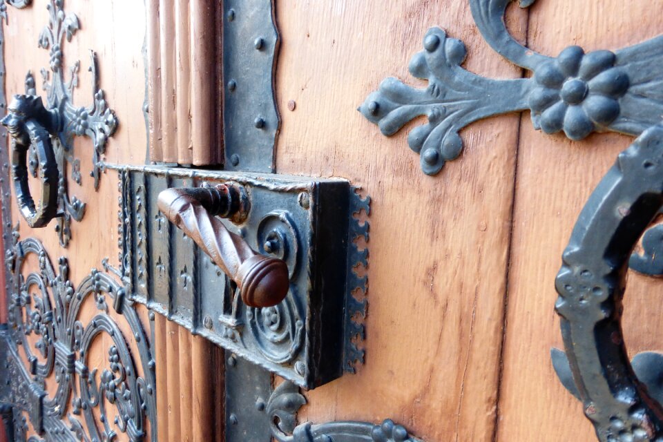 Goal input old door
