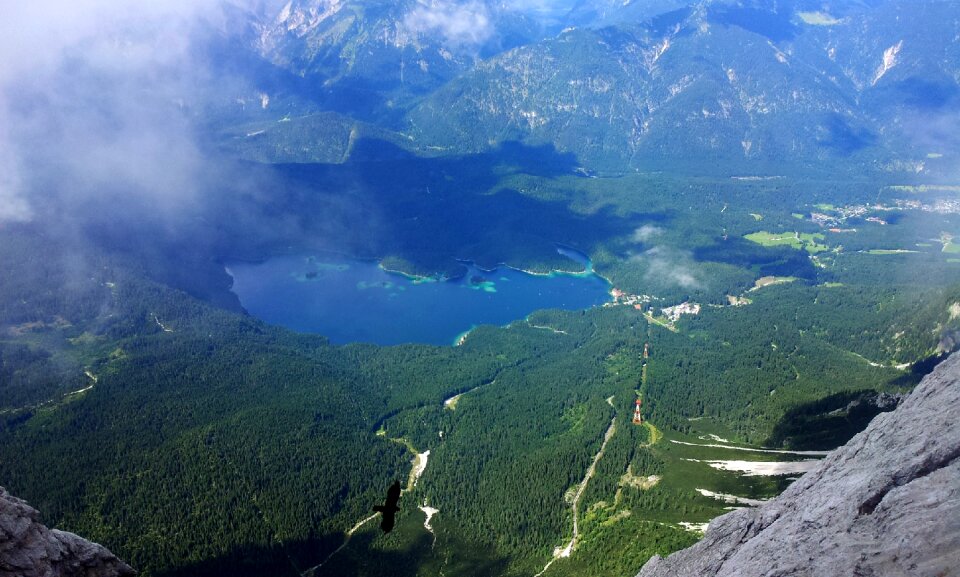 Bergsee bird clouds