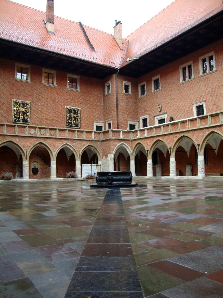 Monument building architecture