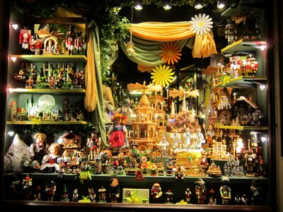 Storefront sale business