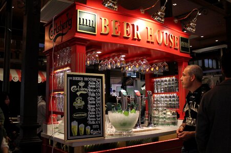 Beer bar red