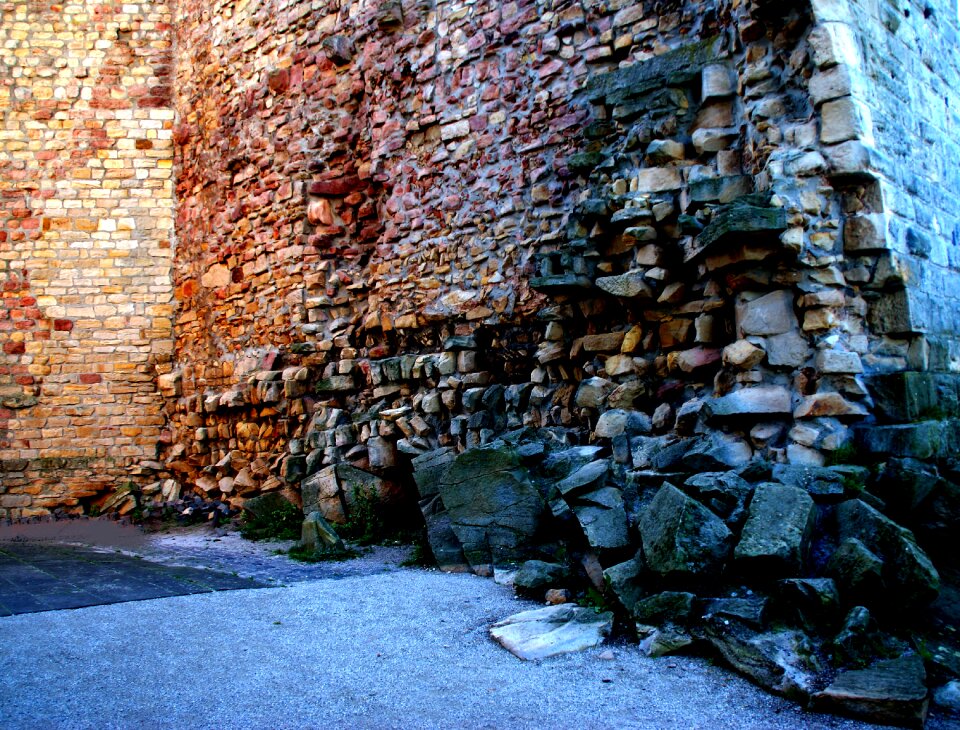 Pattern wall architecture