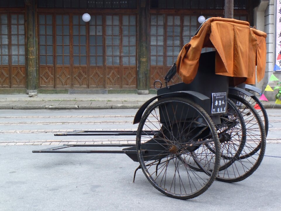 Rickshaw old shanghai pier