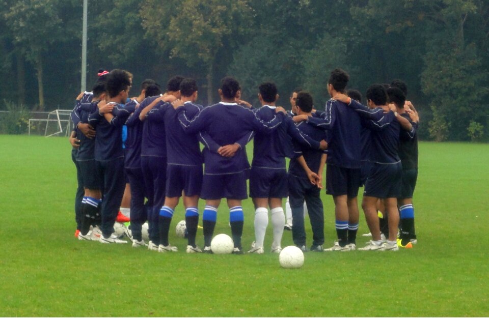 Play game sports