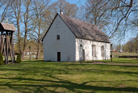 Knista assembly hidinge old church 1100s