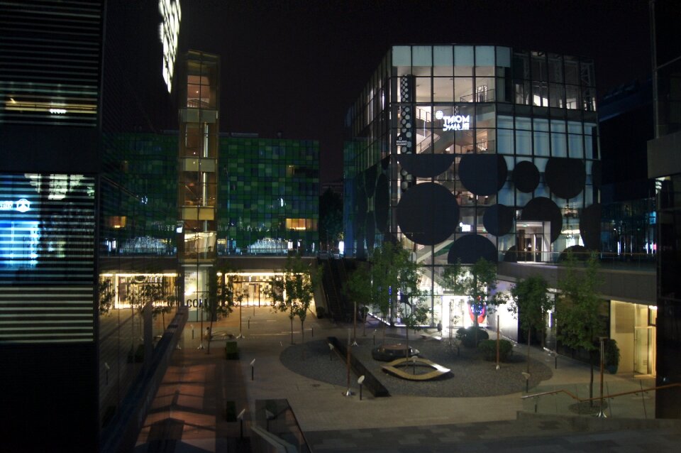 Fashion the mall night