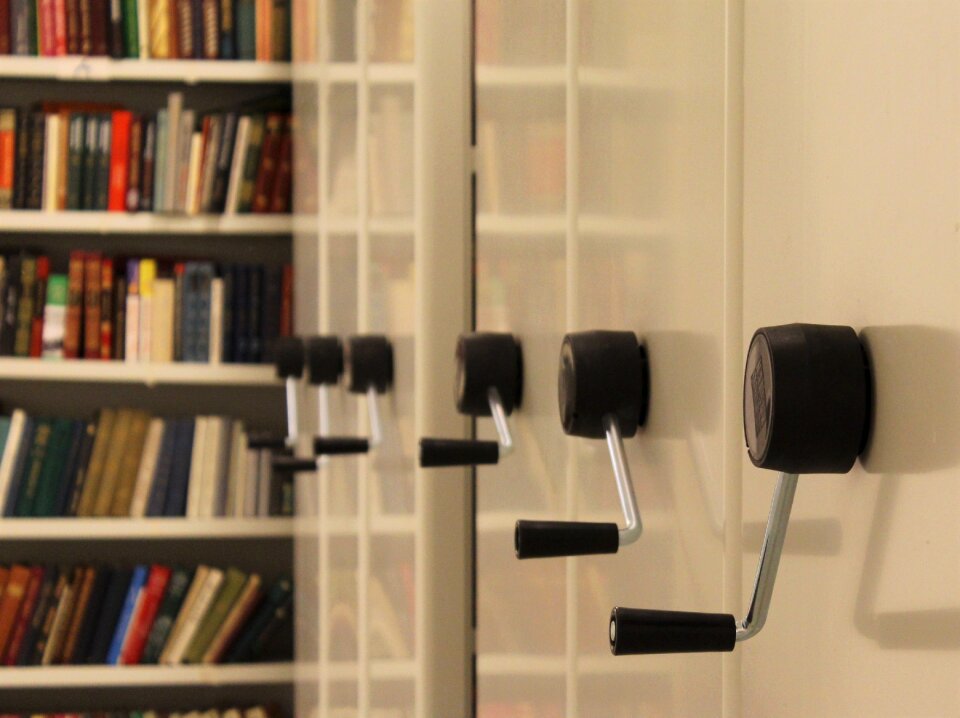 Shelves pen shelving