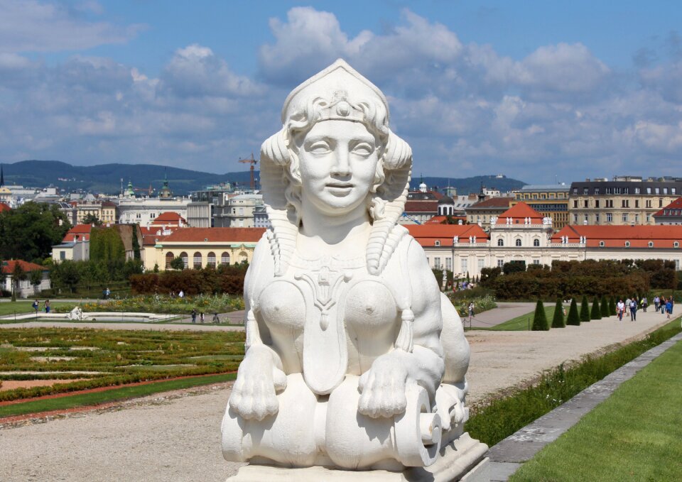 City statue monument