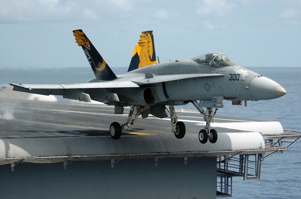 Uss kitty hawk cv 63 fighter jet