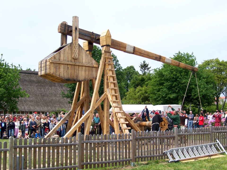 Blide catapult middle ages