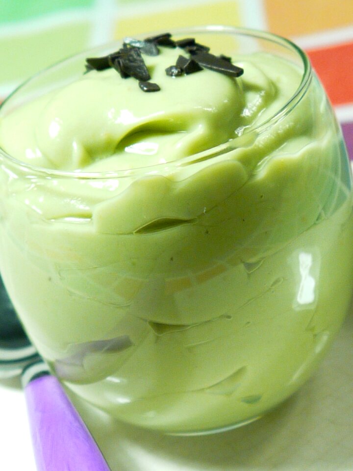 Mousse sweet avocado