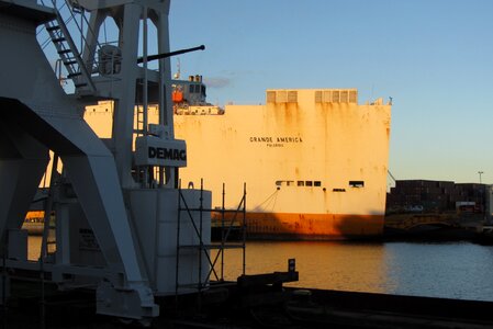 Freighter port hamburg