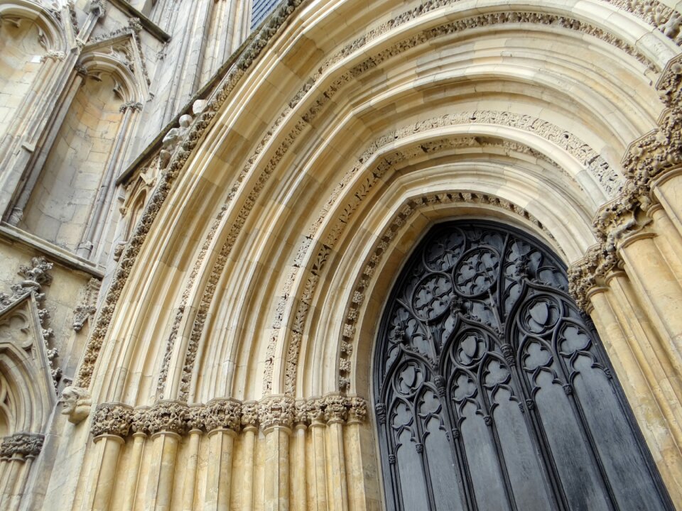 Historically cathedral gothic style