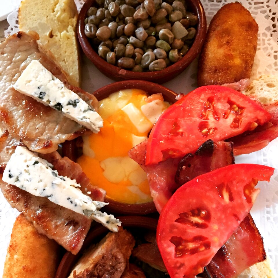 Spain frittata tomato