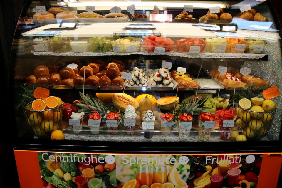 Fruit pineapple showcase