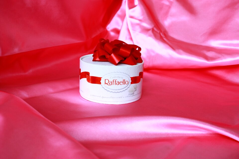 Raffaello cute pink