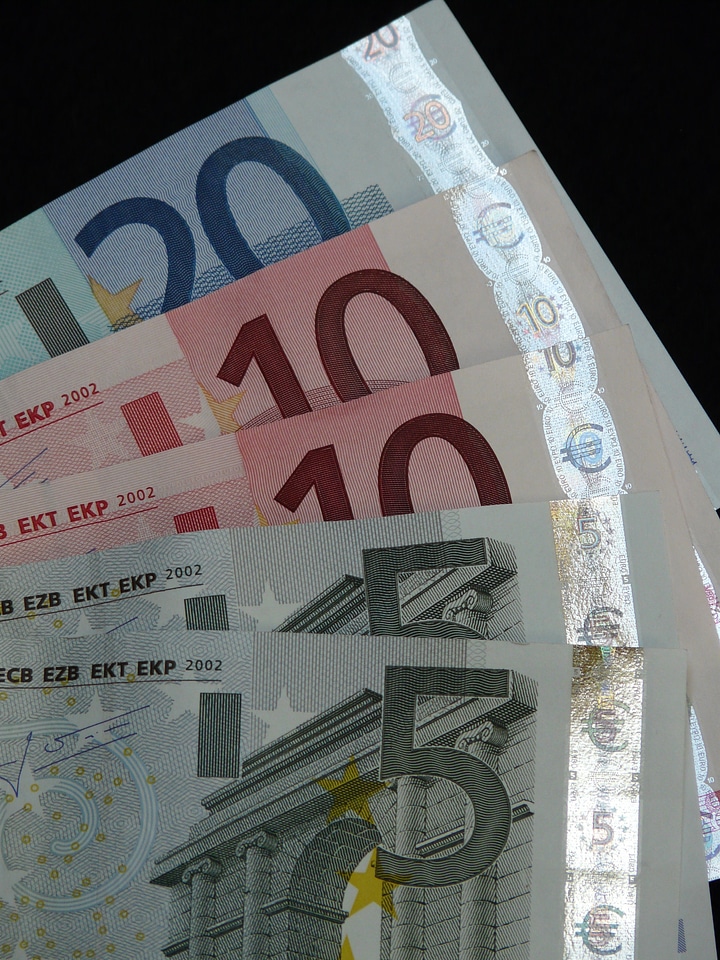 Euro value valuable