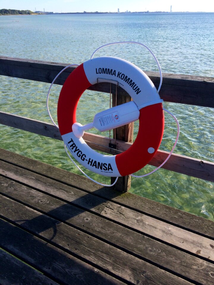Bridge water lifebuoy