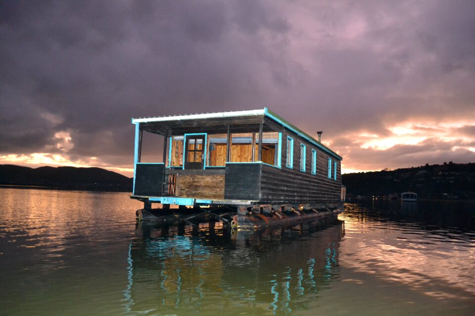 Setting water travel