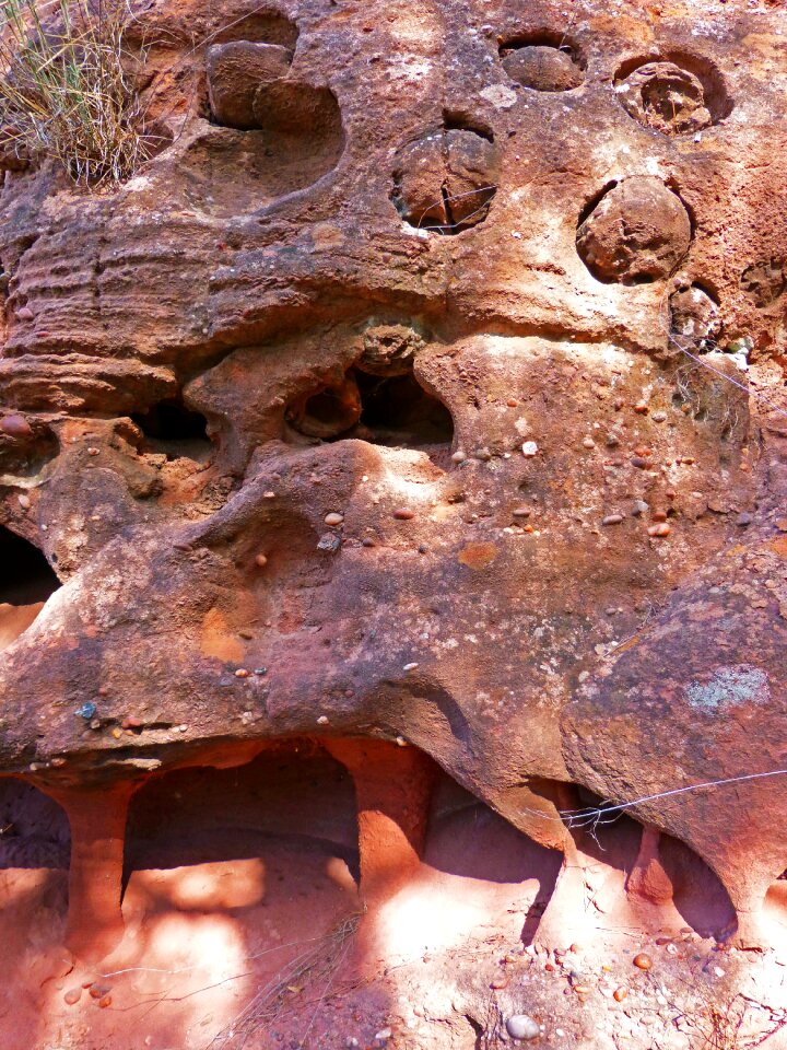 Priorat red rocks texture