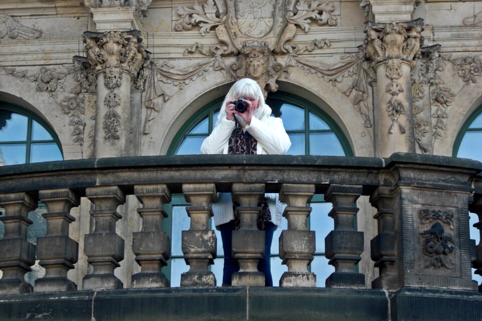 Photographer baroque balcony