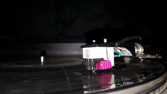 Record needle turntable
