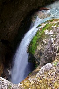 Rock nature wet