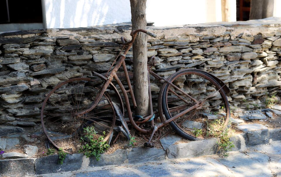 Rusty handlebar impaired